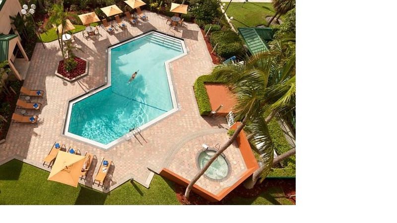 Courtyard By Marriott Fort Lauderdale East / Lauderdale-By-The-Sea Exterior foto